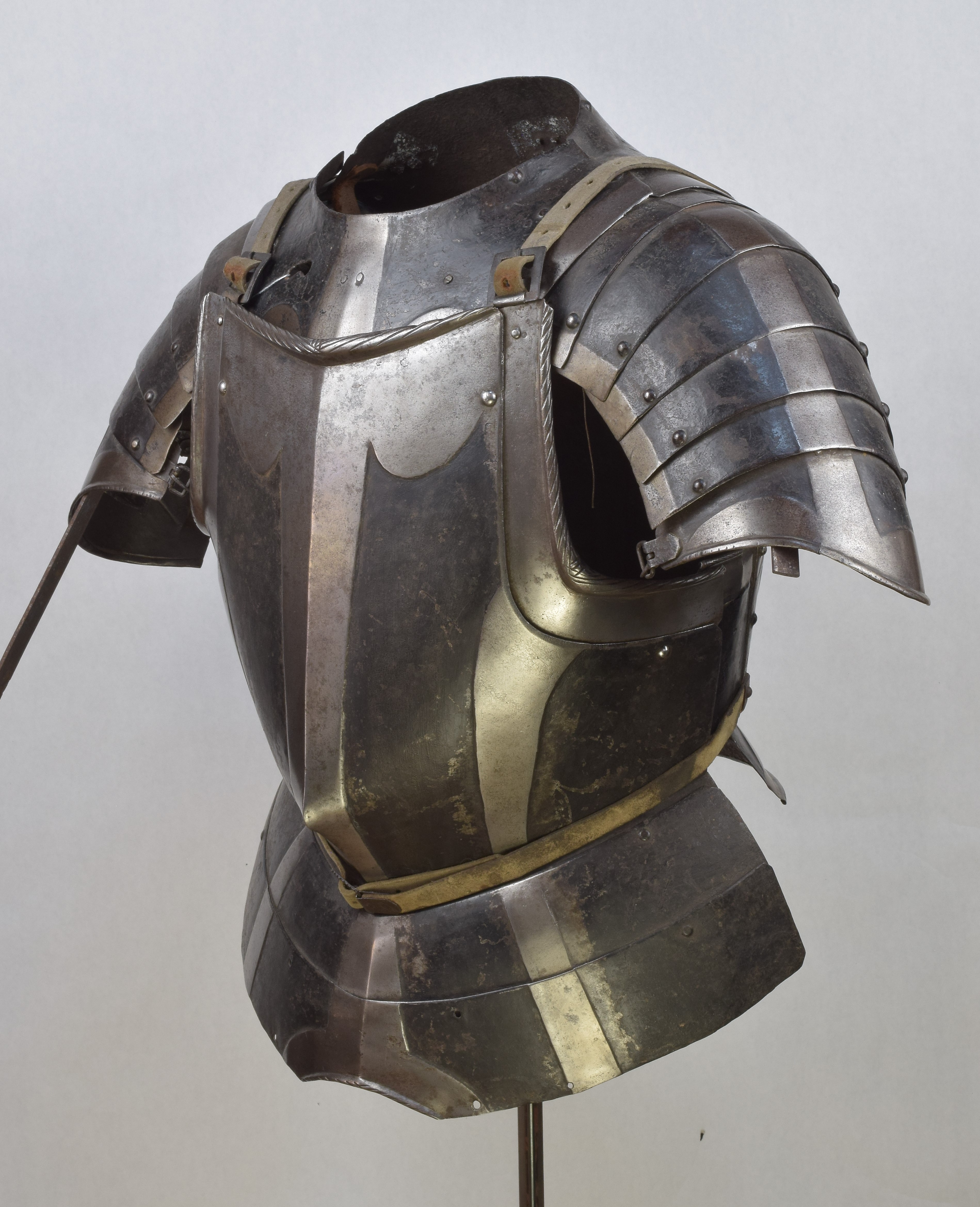 Black and white half suit - A-156-cuirass-and-munions-front-left-angle