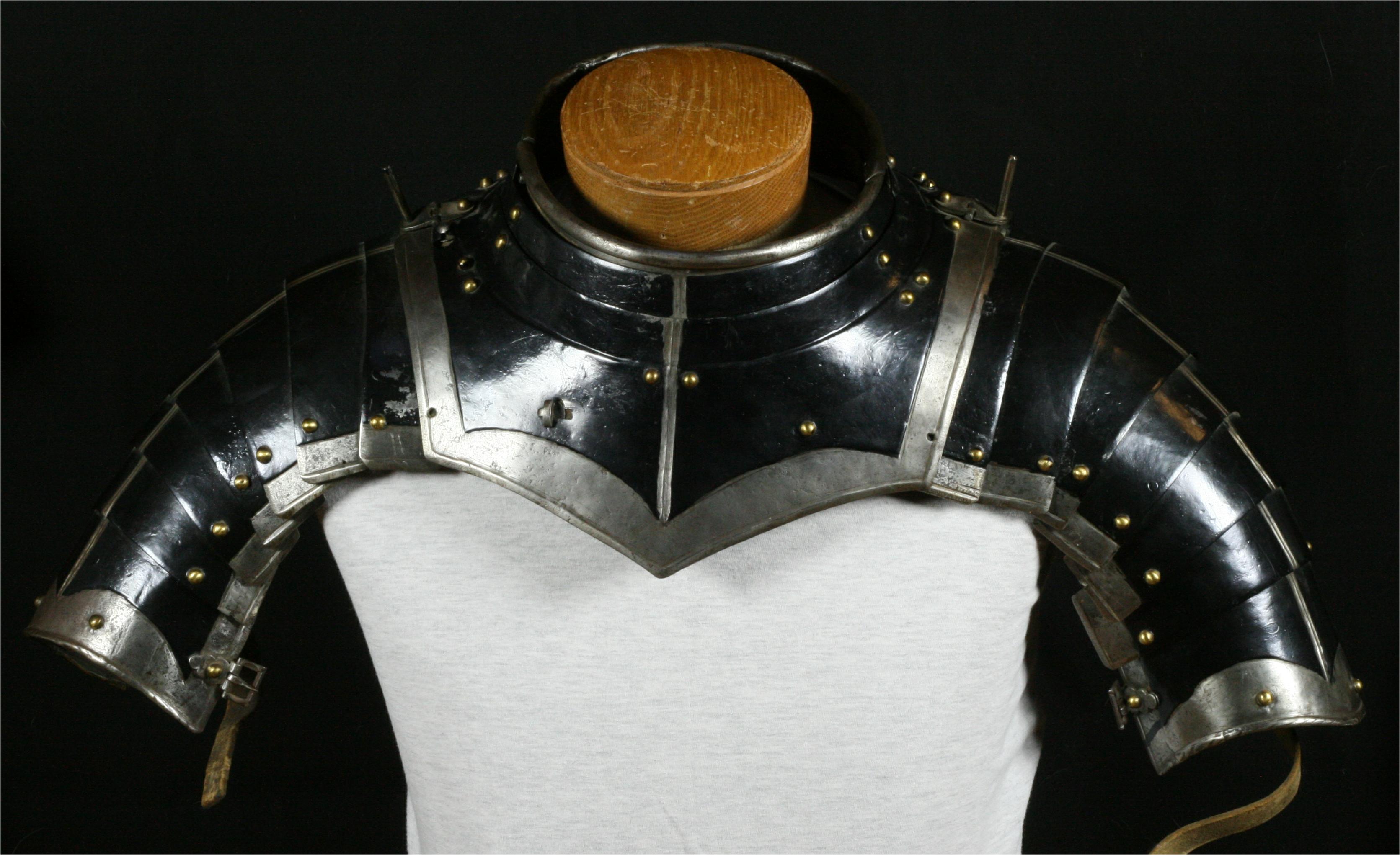 Gorget with munions - A-219-a