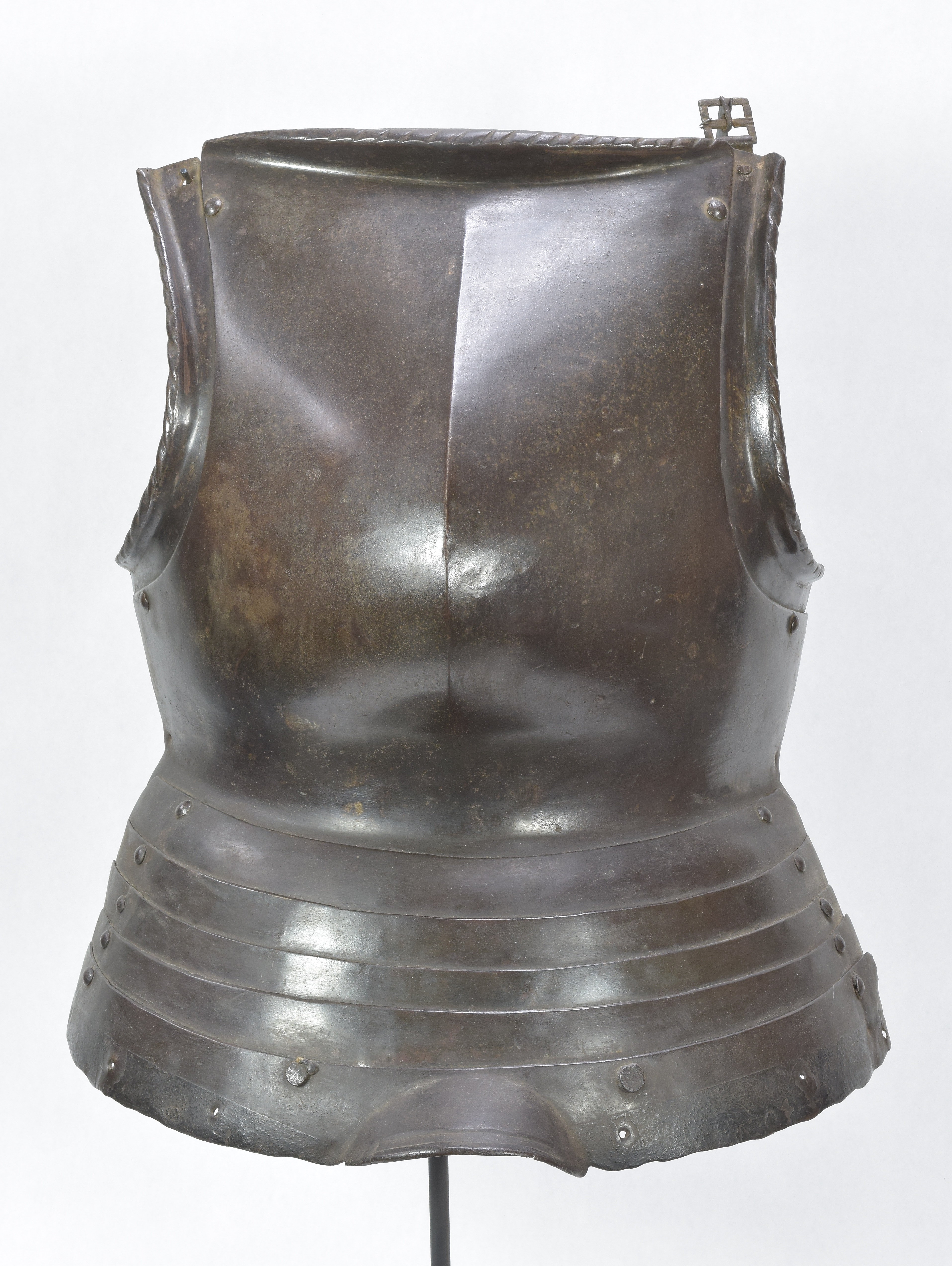 Breastplate with fauld - A-225-front-Stand
