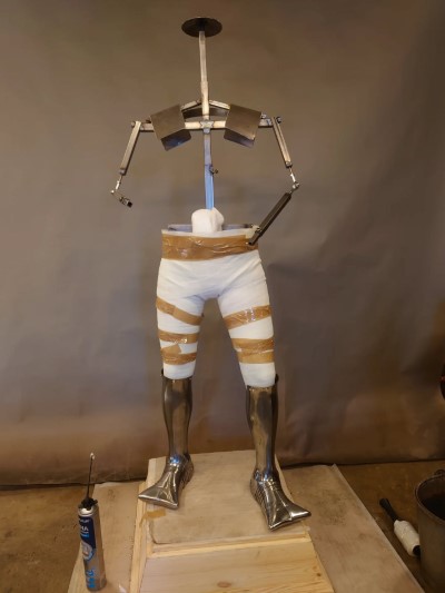 semi-posable stand with in fill by Albert Collins