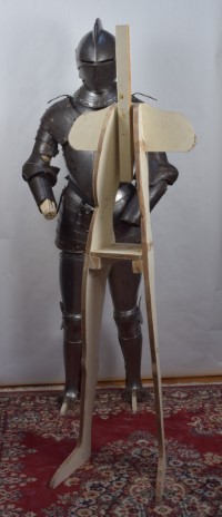 stand for a late 16th c. armor