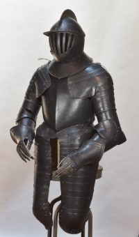 stand for a mid 17th c. cuirassier's armor